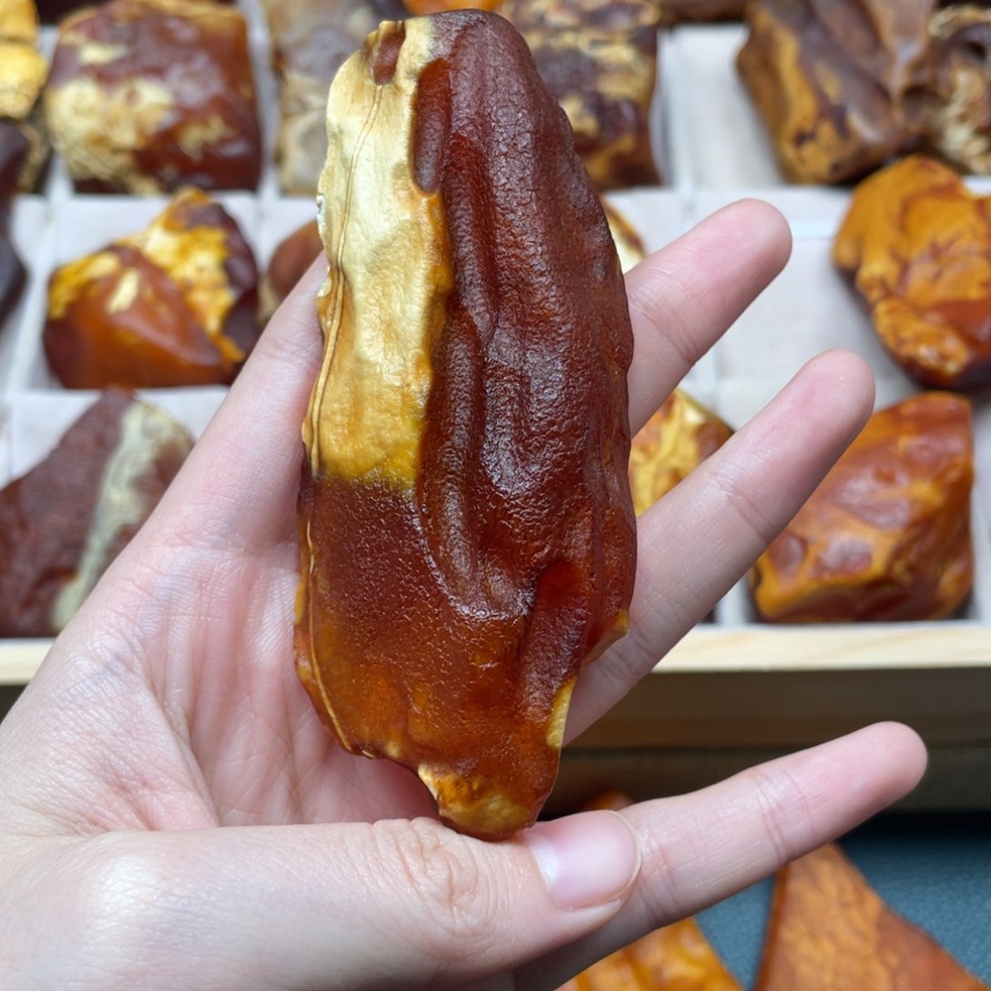 琥珀珠宝奇石未镶嵌