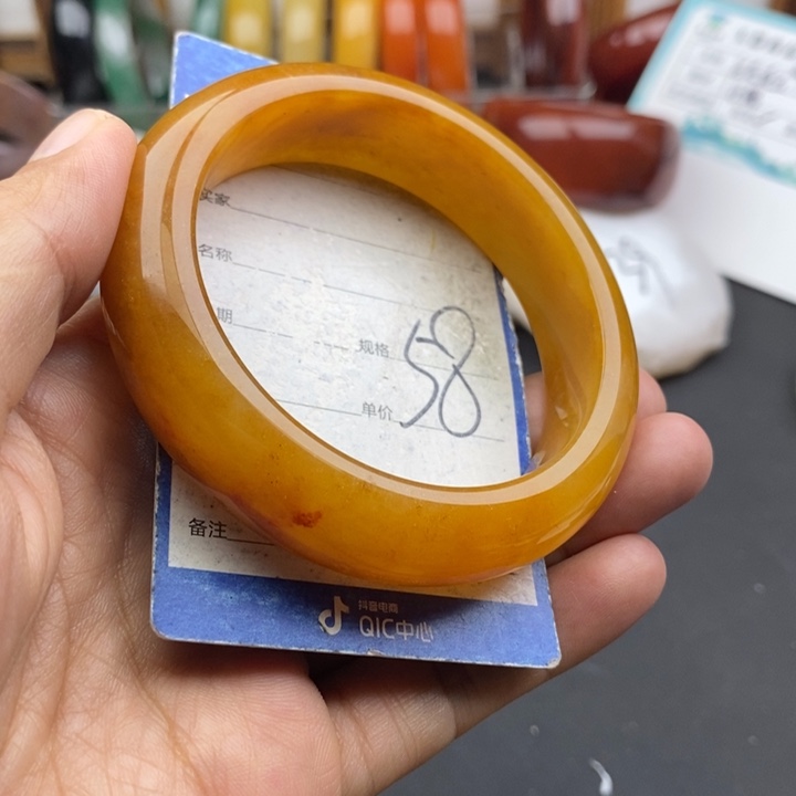 未镶嵌手镯石英质玉