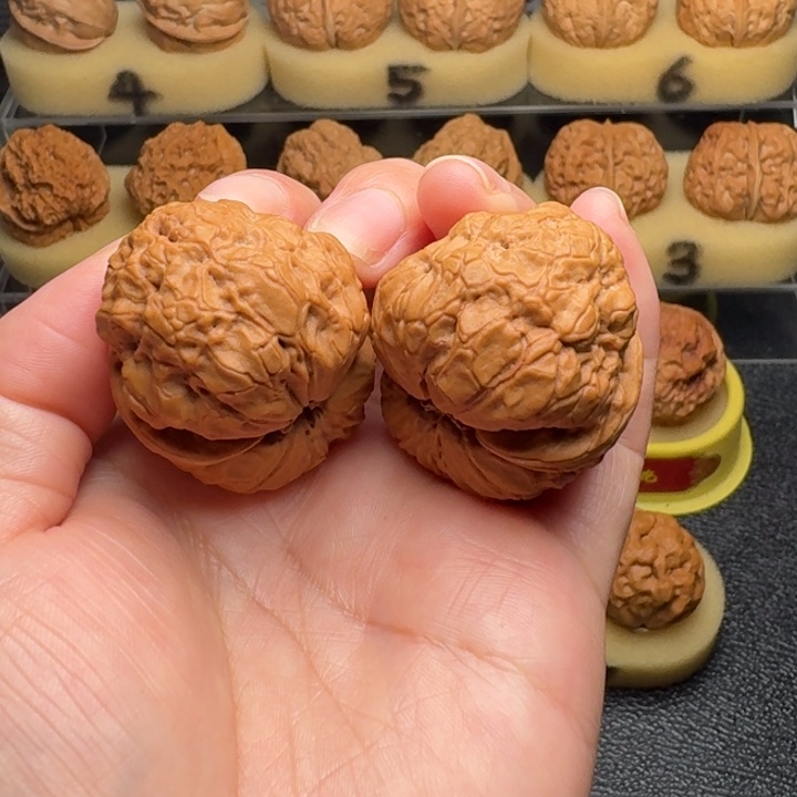 文玩核桃把件22号车