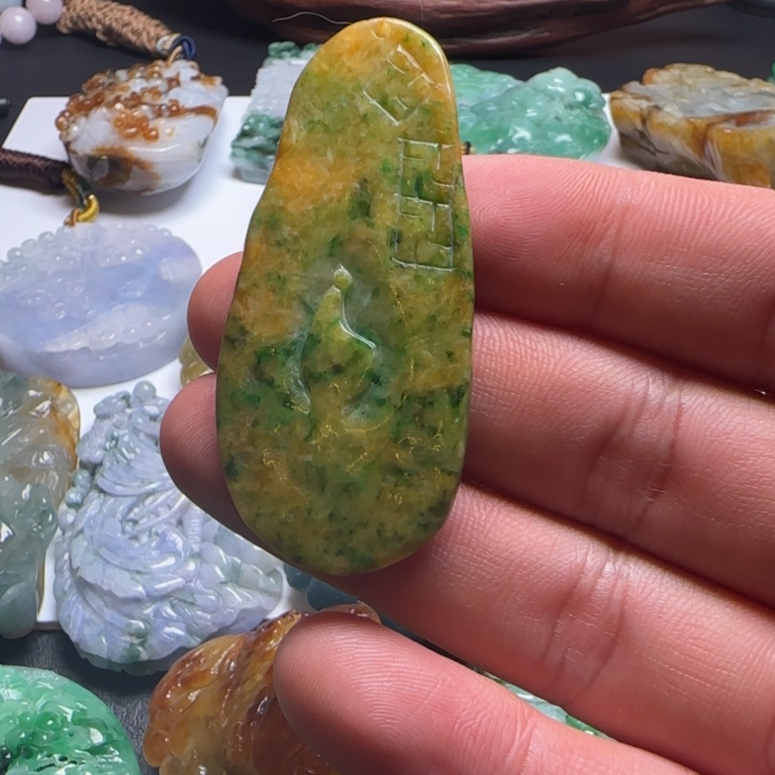 翡翠未镶嵌颈饰翡翠A货挂件15