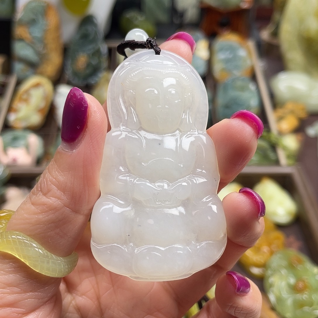 蛇纹石玉颈饰未镶嵌岫玉观音