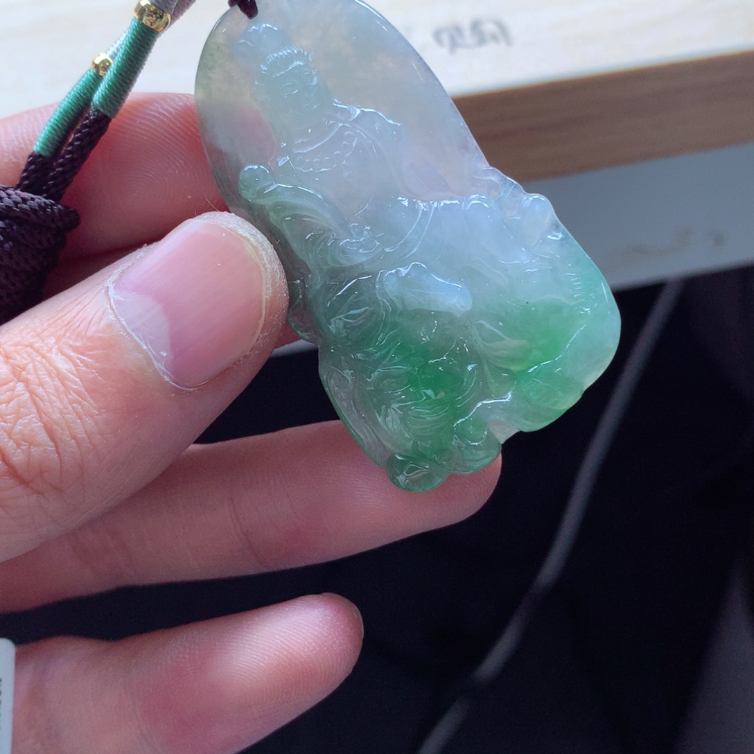 翡翠颈饰未镶嵌吊坠