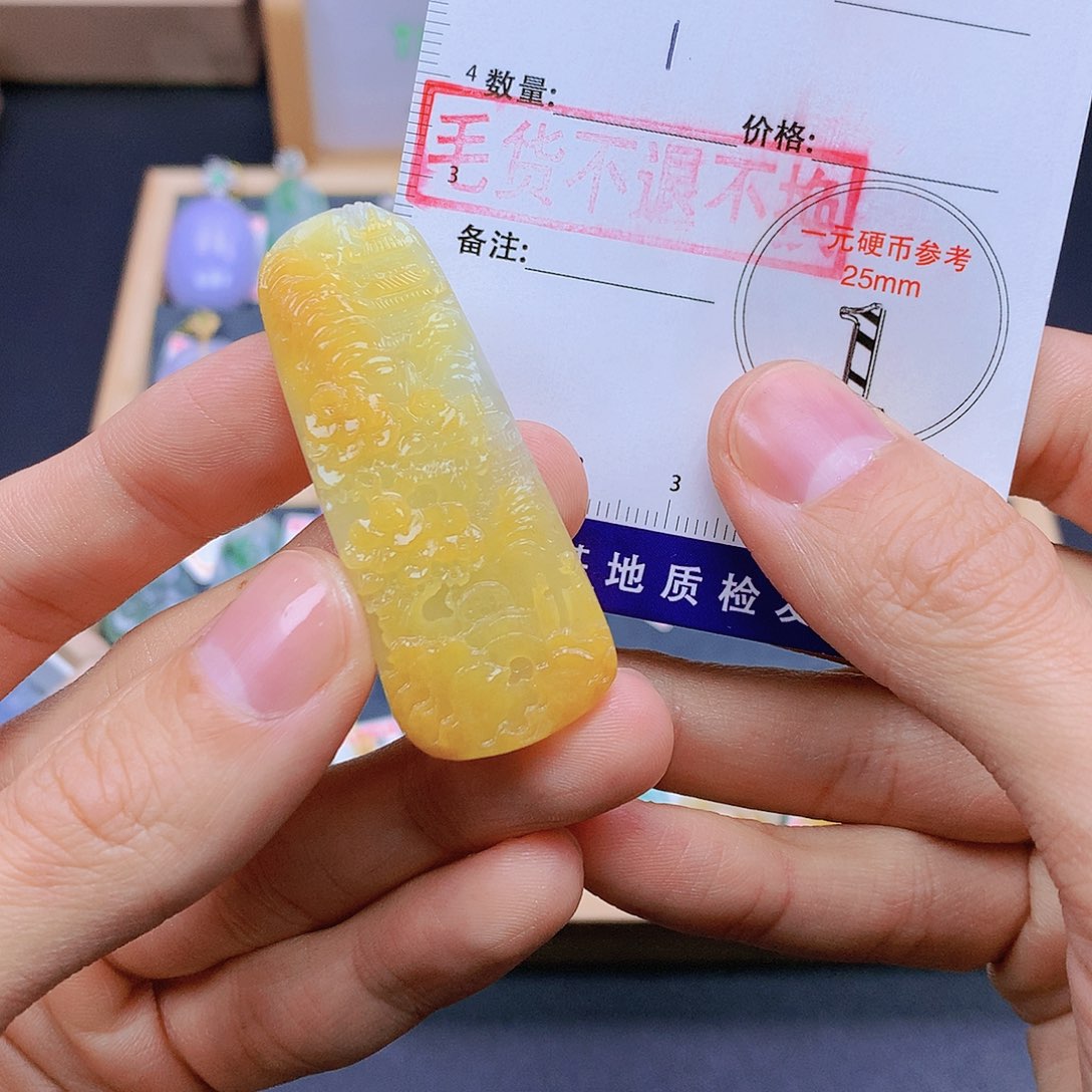 翡翠未镶嵌颈饰翡翠
