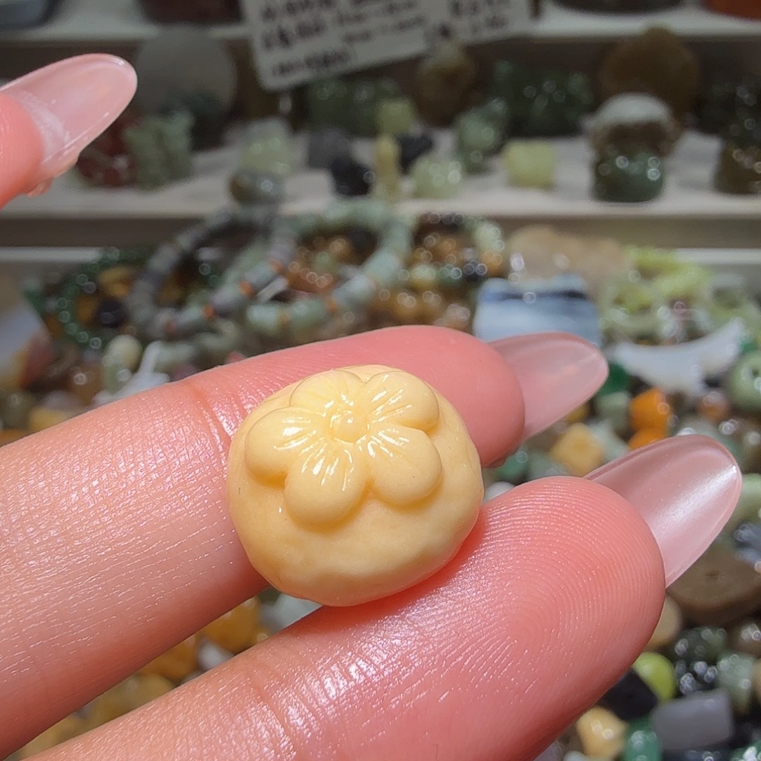 和田玉未镶嵌珠宝奇石