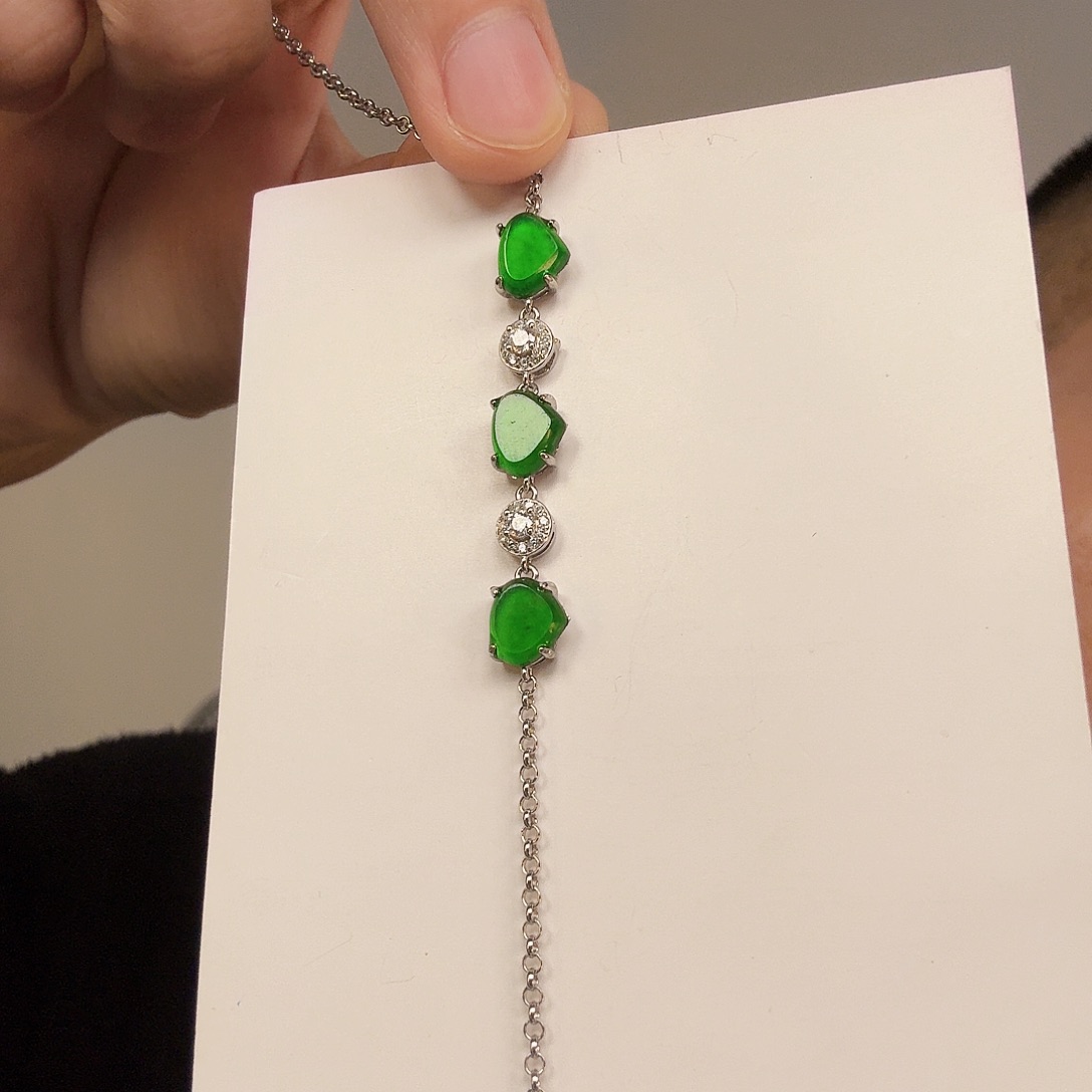 翡翠银S925镶嵌颈饰一件