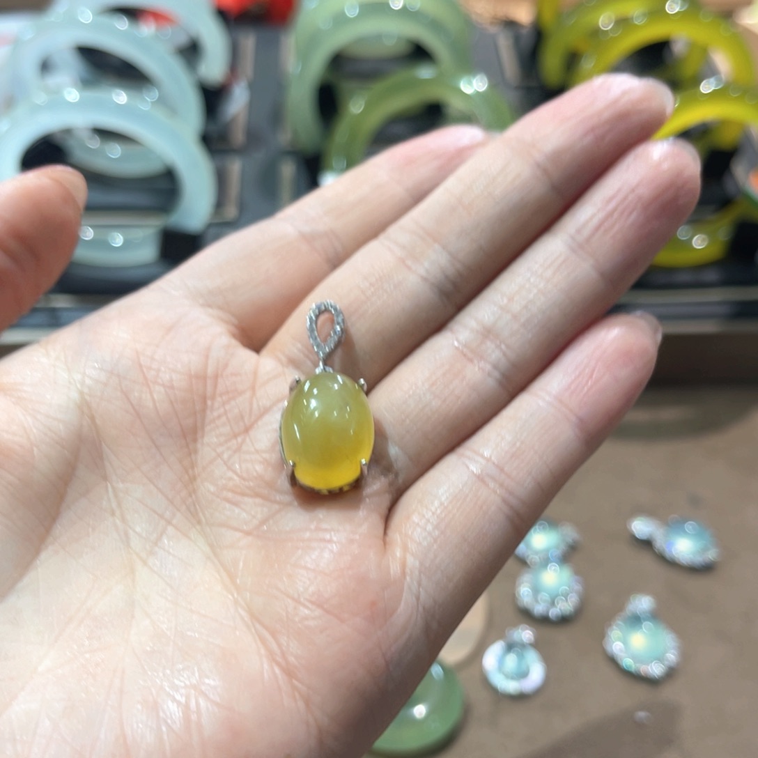 岫玉手镯未镶嵌手镯