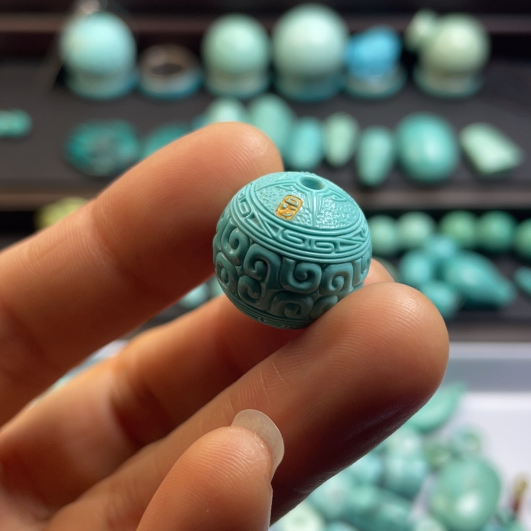 绿松石颈饰未镶嵌