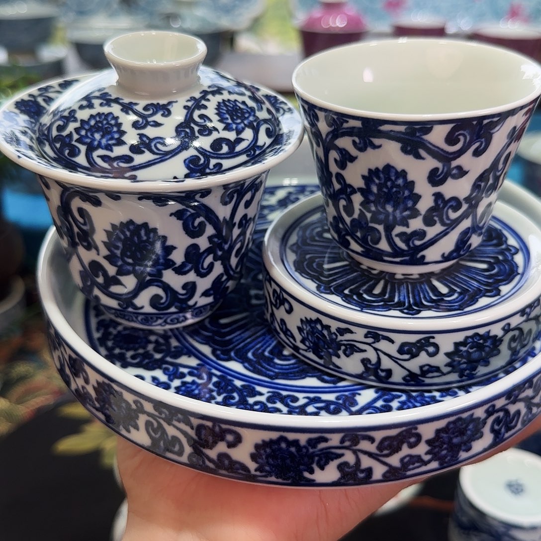 368485878957688857889