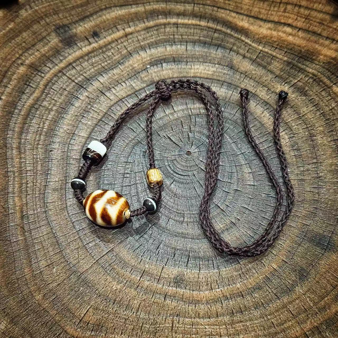 伽·元｜双牙牙-达洛雾面牙黄老料达洛锁骨链多样性发其一