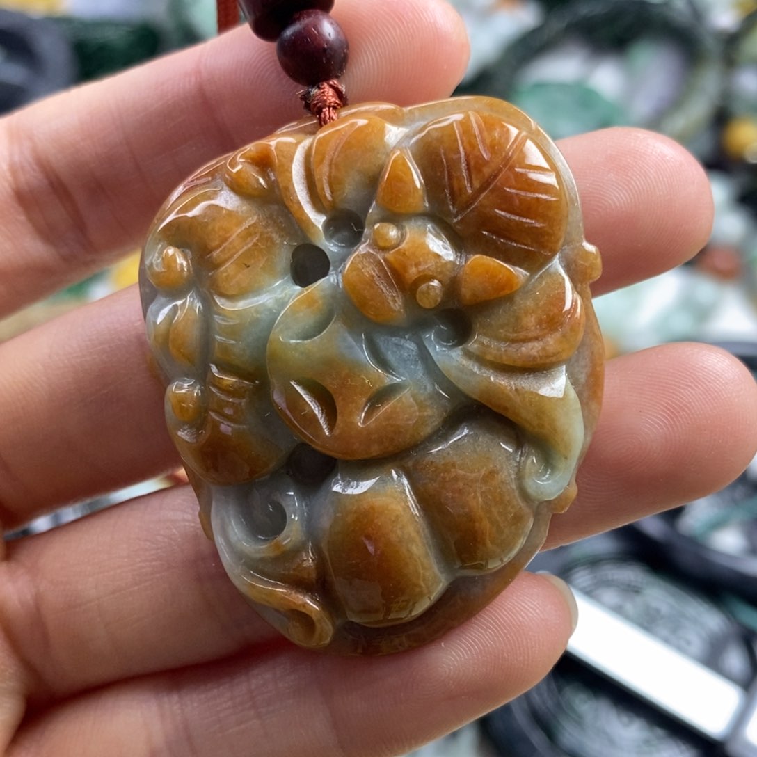 翡翠颈饰未镶嵌吊坠