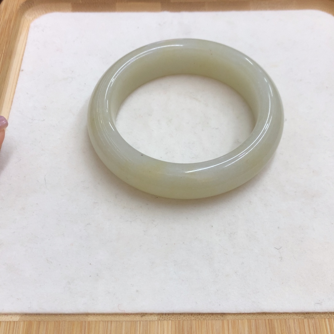 石英质玉未镶嵌手镯