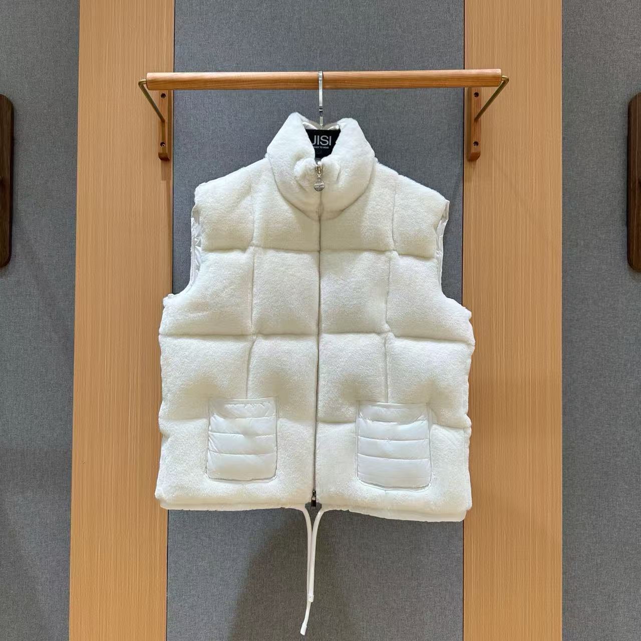 JISI 两色拼接羽绒马甲-yr24459