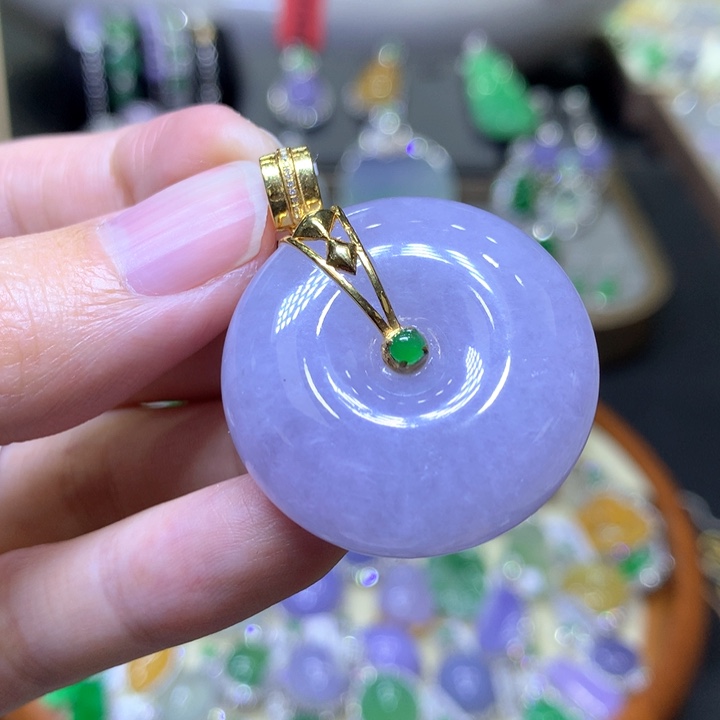 【闪购商品】翡翠颈饰18K金镶嵌翡翠吊坠项链
