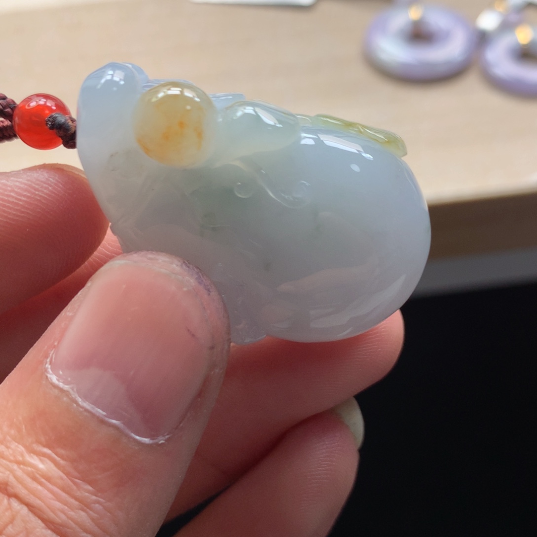 颈饰未镶嵌翡翠吊坠