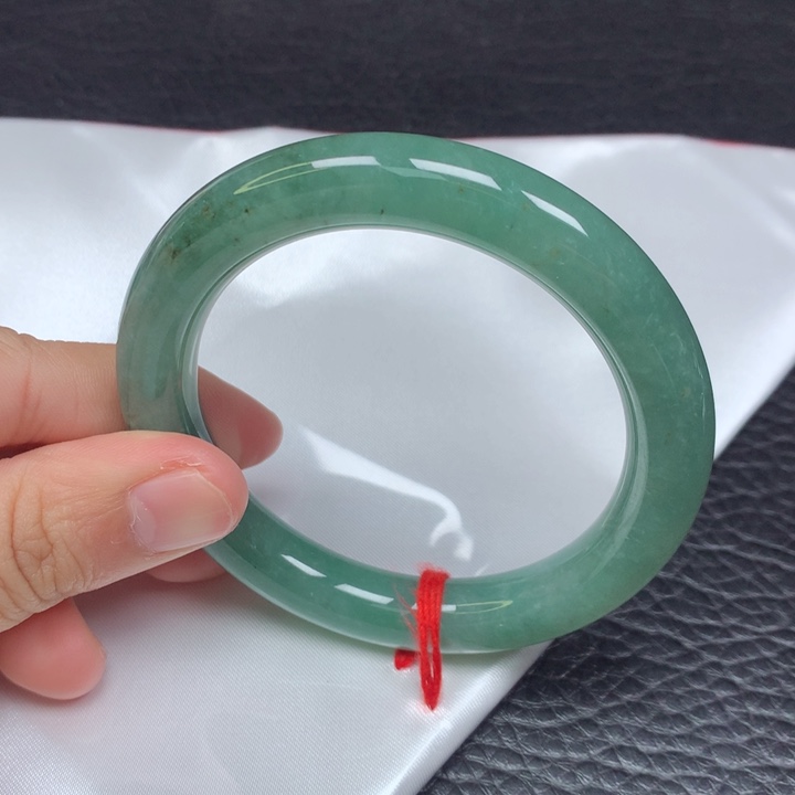 翡翠手镯（圆镯）未镶嵌