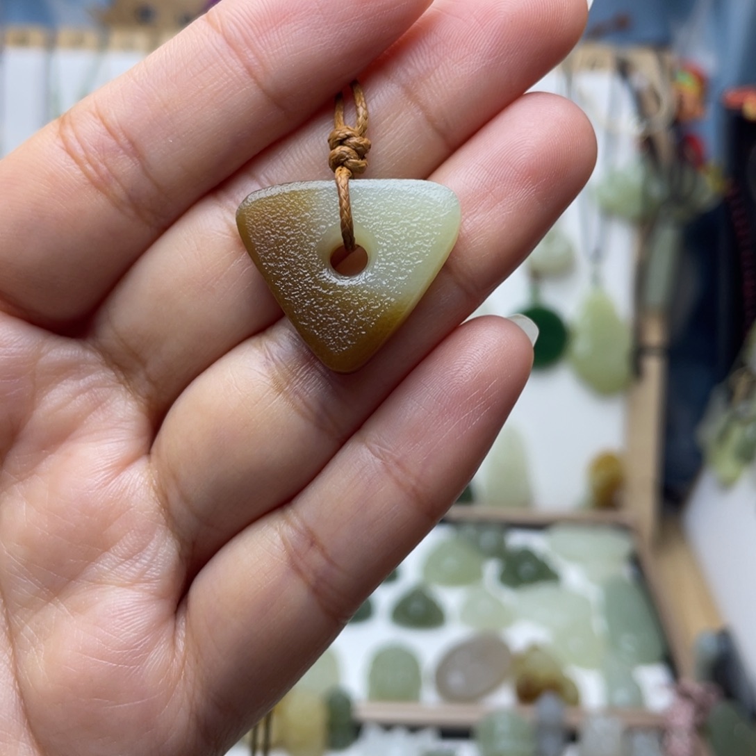 和田玉未镶嵌吊坠(不含链)