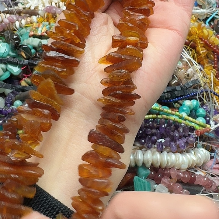 玛瑙/玉髓未镶嵌珠宝半成品一条13mm蜜蜡原石