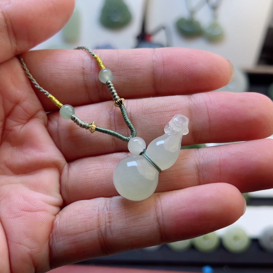 吊坠(赠链)未镶嵌和田玉666