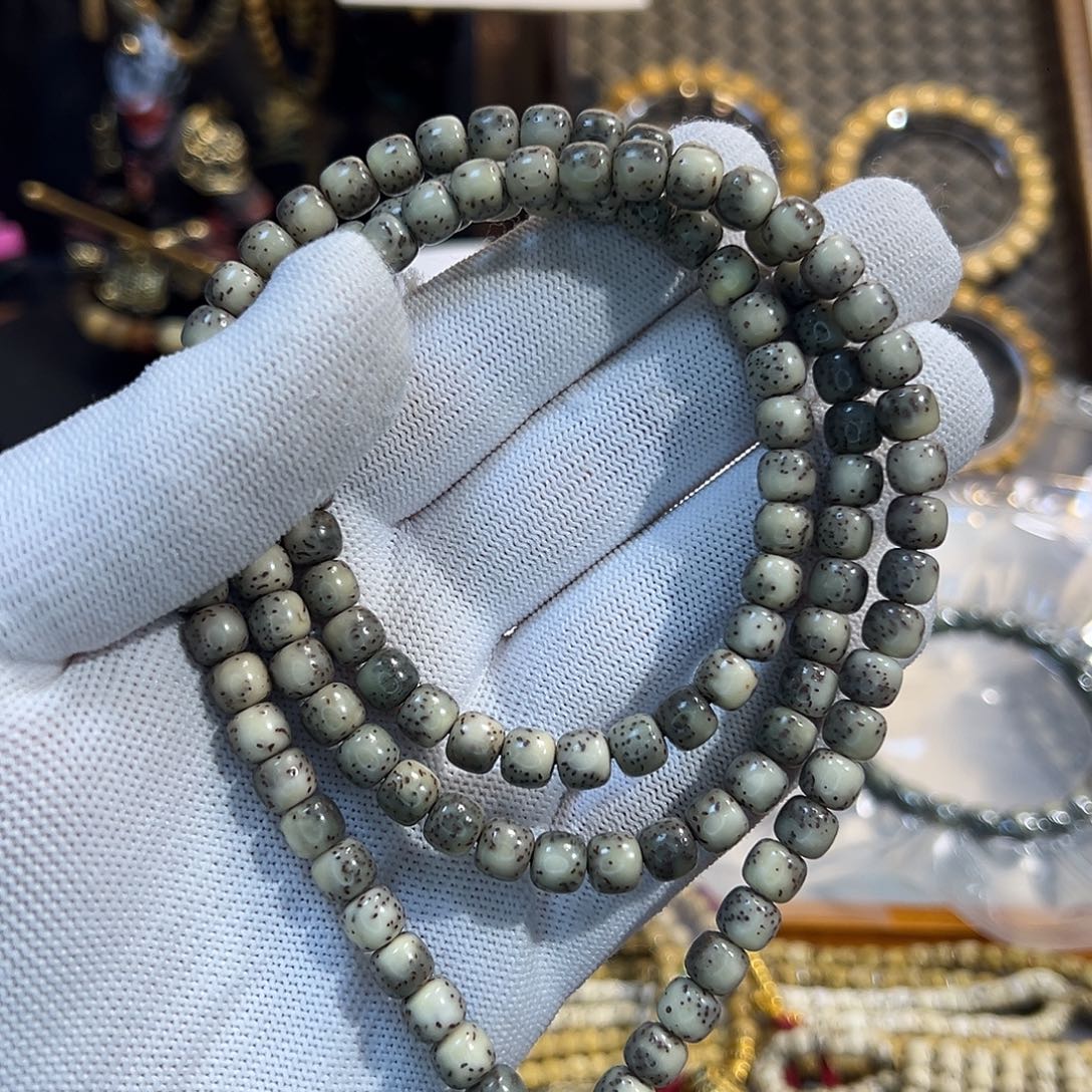 星月菩提吊坠7.6石玉料糯冰