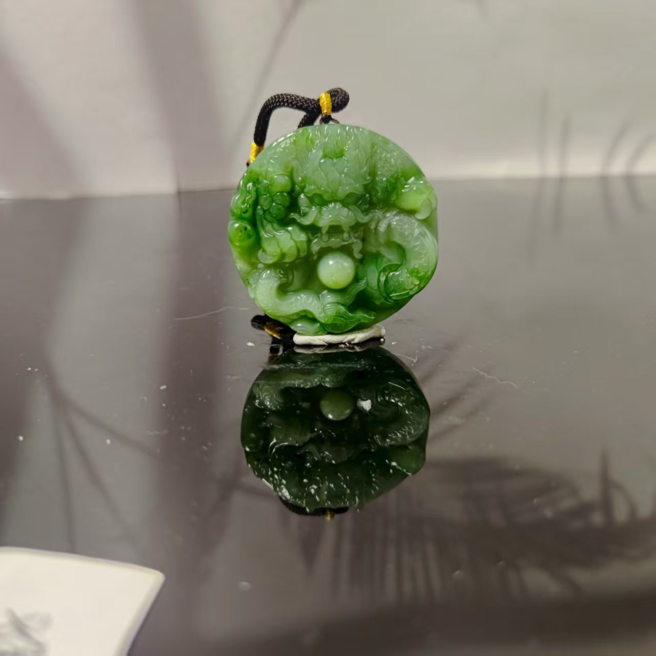 Q和田玉碧玉龙形吊坠2440