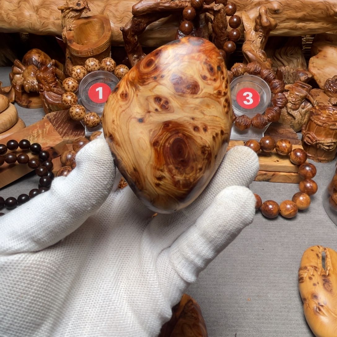 柏木（崖柏）盐****）太行崖柏陈化妖孽纹手把件