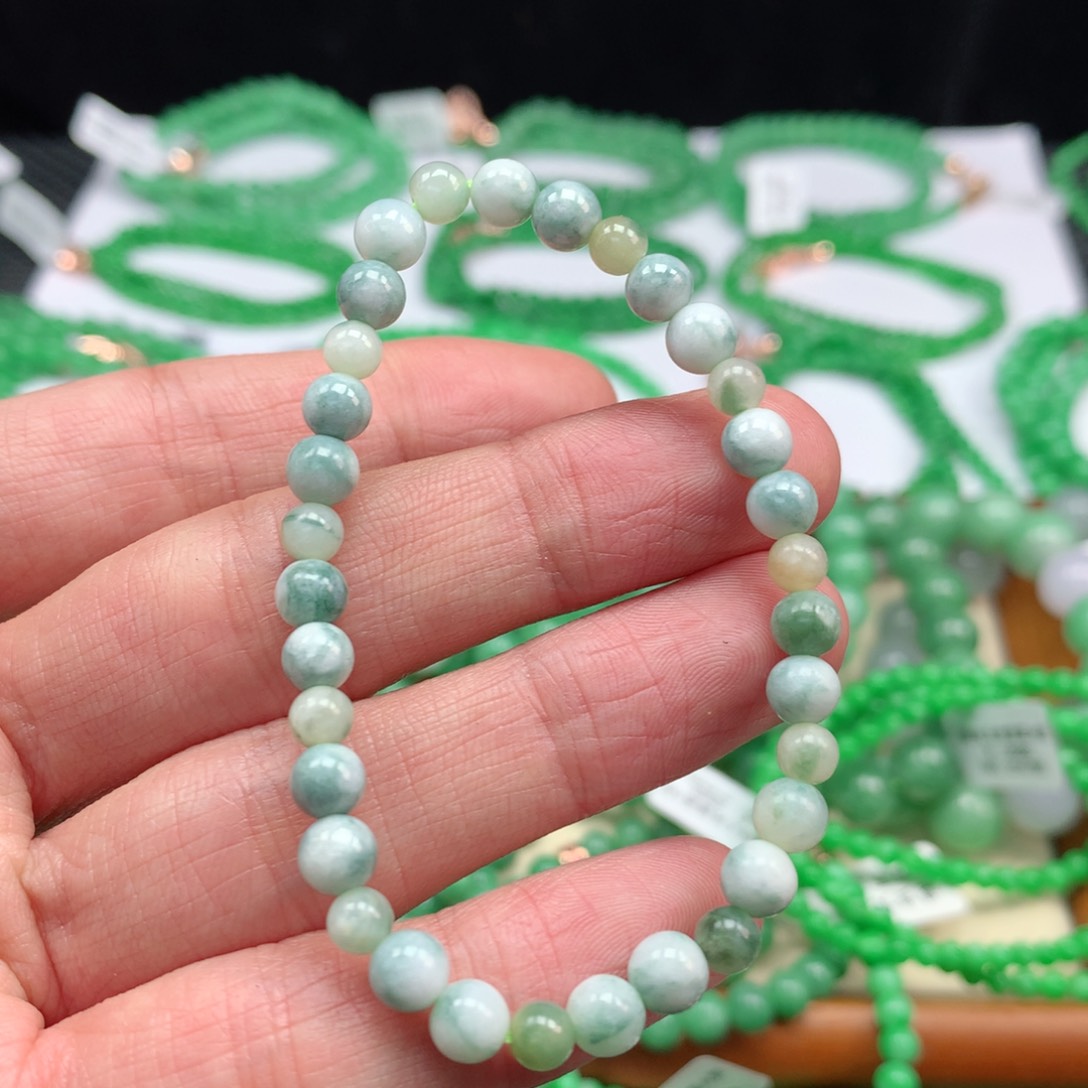 翡翠手链未镶嵌翡翠