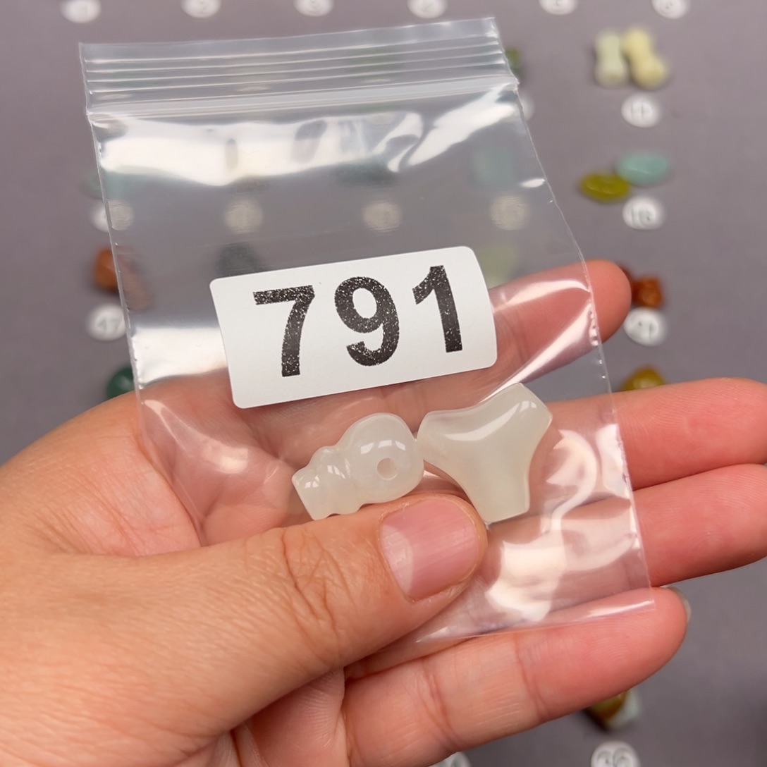 未镶嵌蛇纹石玉颈饰玩***玩