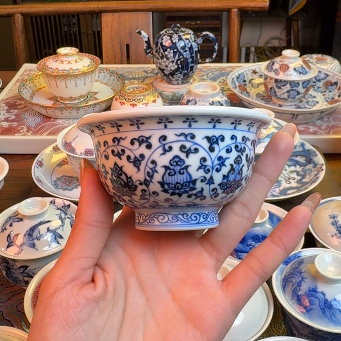 杯柴窑烧制缠枝莲压手杯，纯手绘