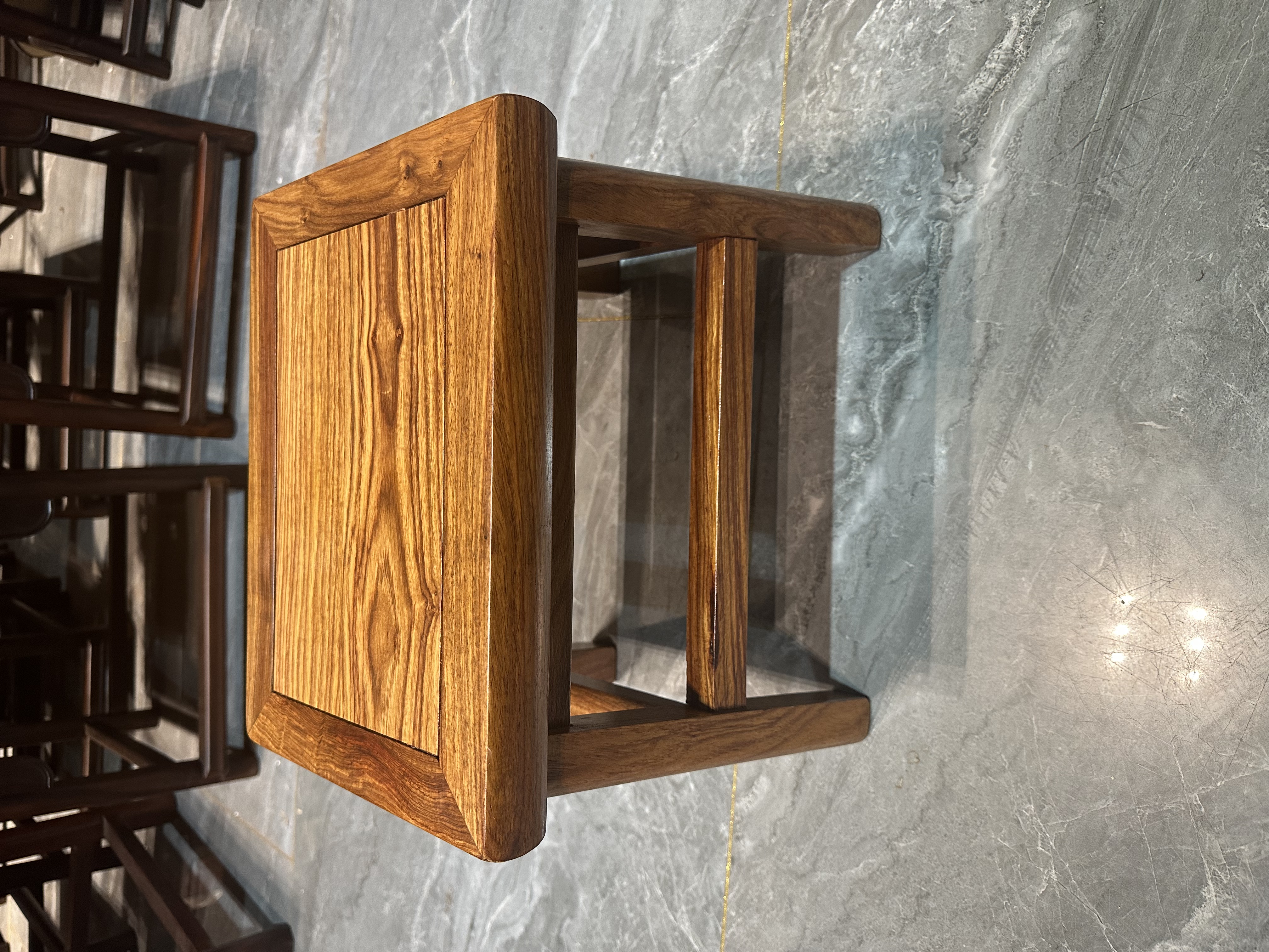 刺猬紫檀小方凳全实木休闲换鞋凳 高28长30宽22