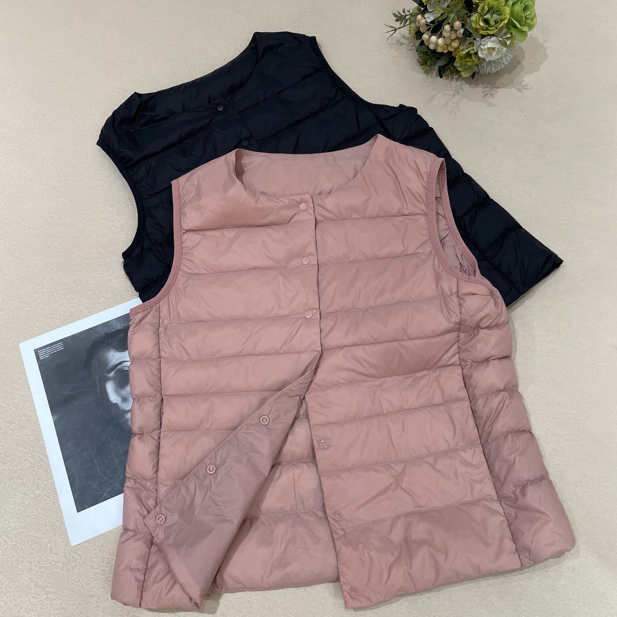 薄款女羽绒女短款V领马甲外穿纯色暖背百搭时尚鸭绒