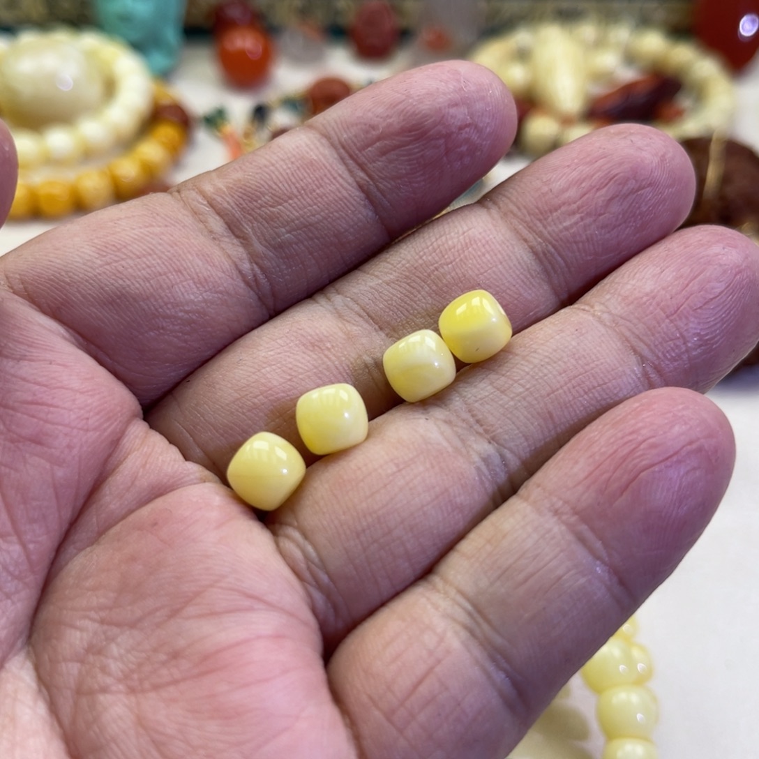 今****琥珀未镶嵌珠宝奇石37