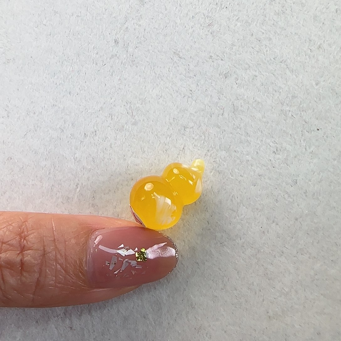 未镶嵌琥珀珠宝奇石