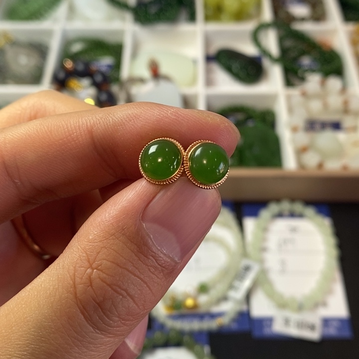 和田玉（碧玉）耳饰18K金镶嵌