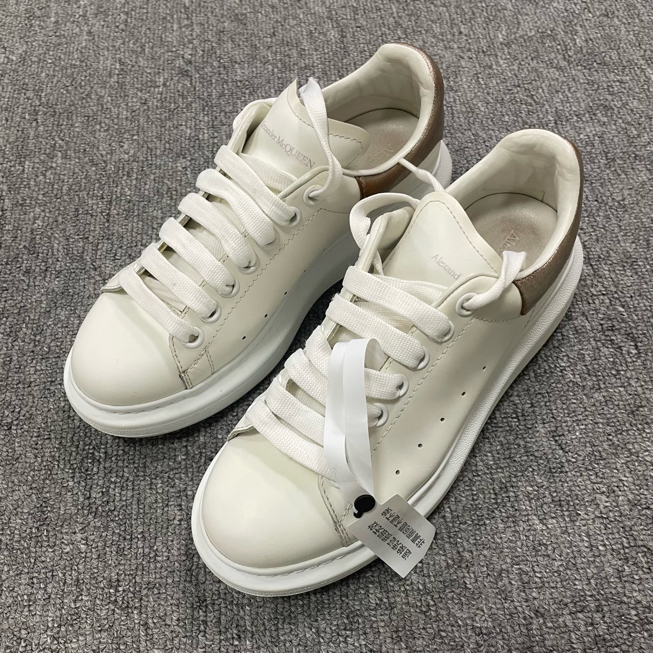 95新 Alexander McQueen/亚历山大·麦昆  时尚板鞋  38.5码/3021