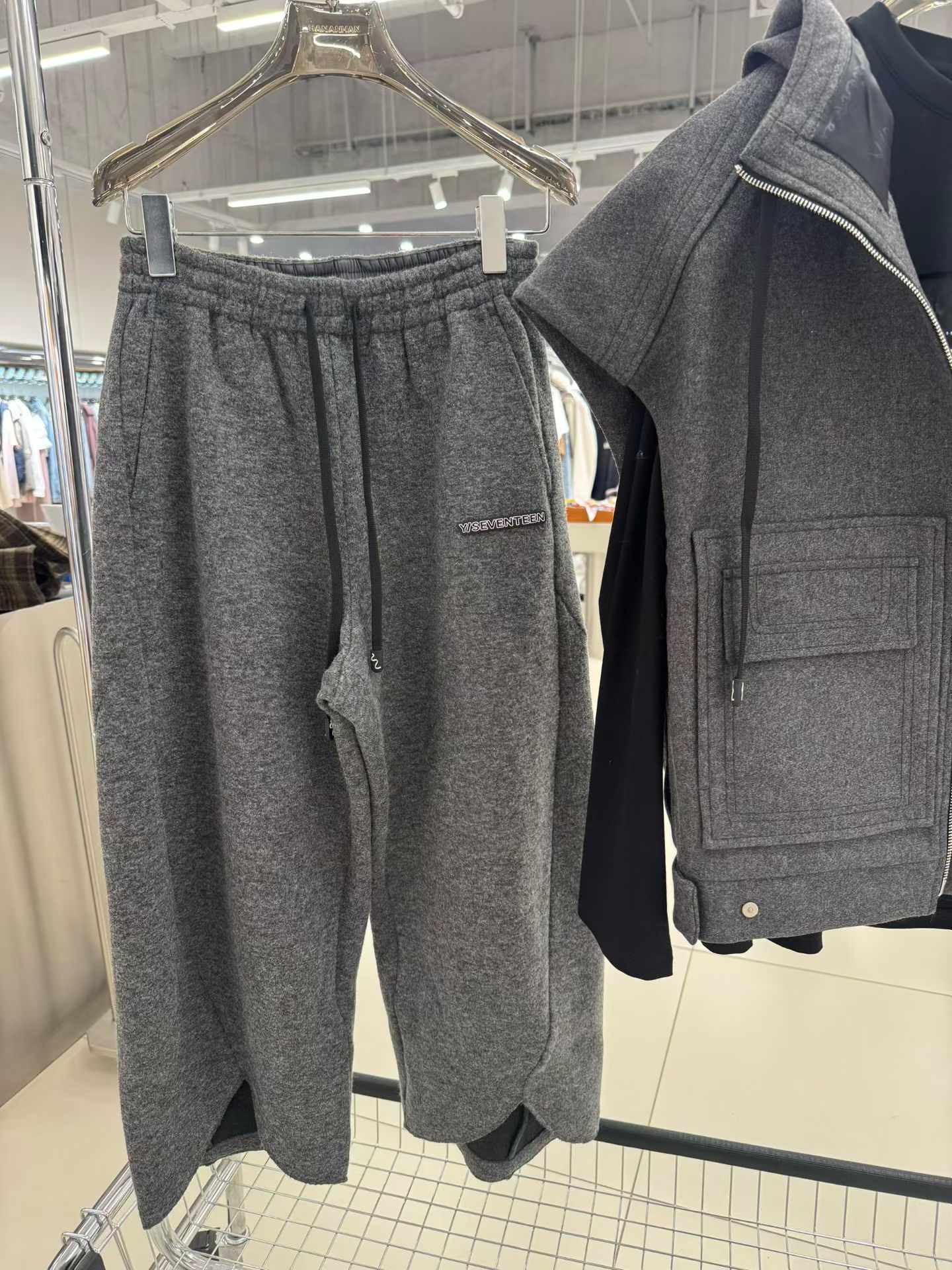 Y /SEVENTEEN 设计师品牌 25冬弯月八分裤