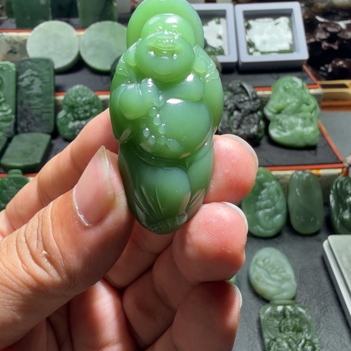 和田玉（碧玉）未镶嵌颈饰和田玉碧玉粉绿佛公