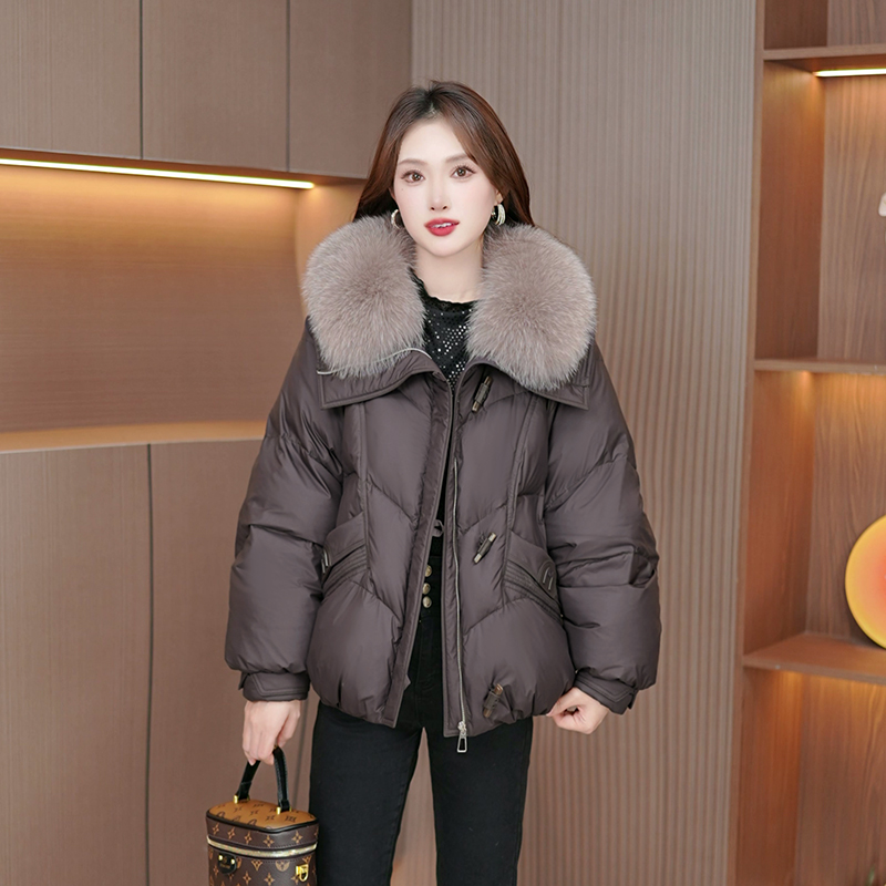真毛领鹅绒服冬季新款时尚短款大毛领羽绒服女