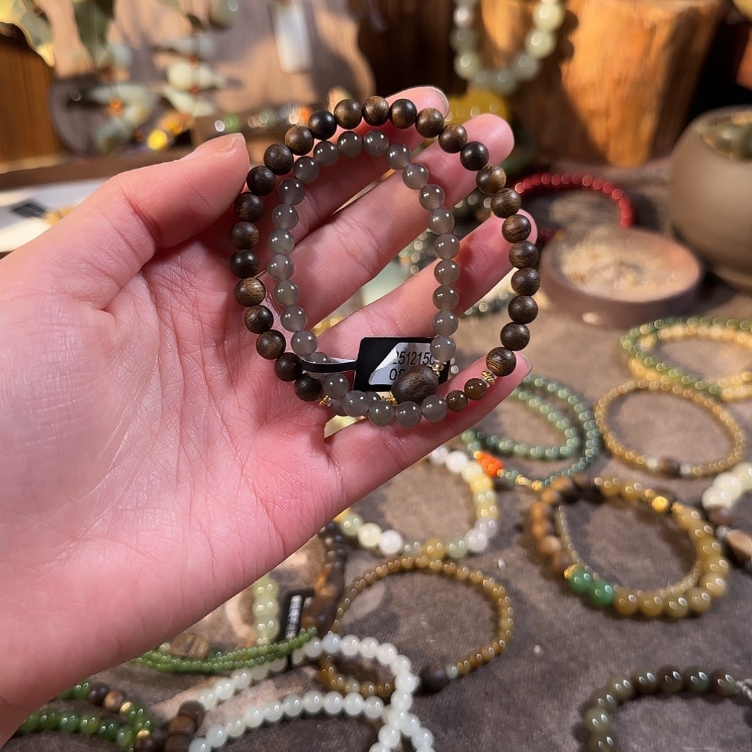 莎****银S925天然无优化双圈卡6