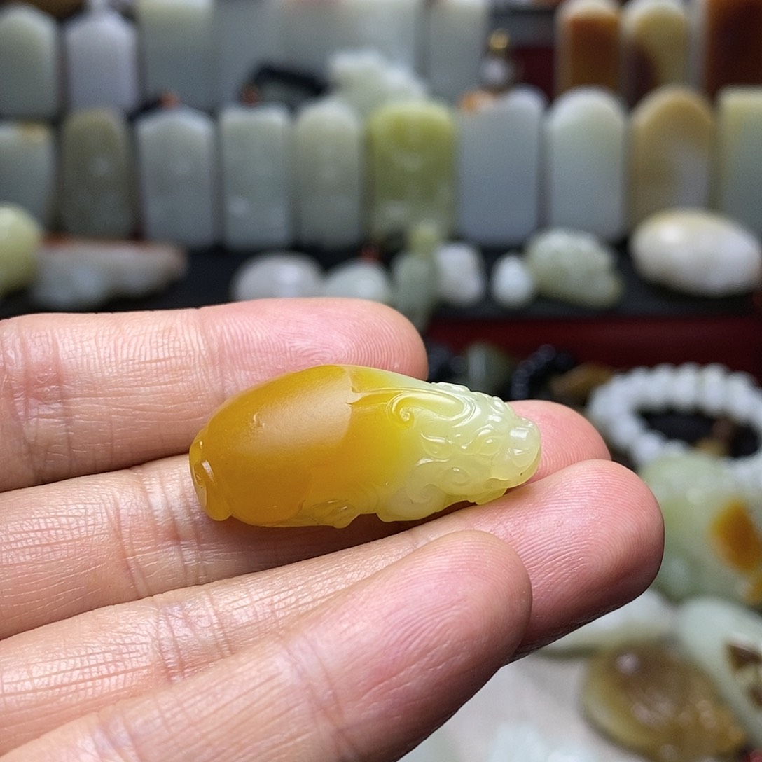 和田玉颈饰未镶嵌哈****饰