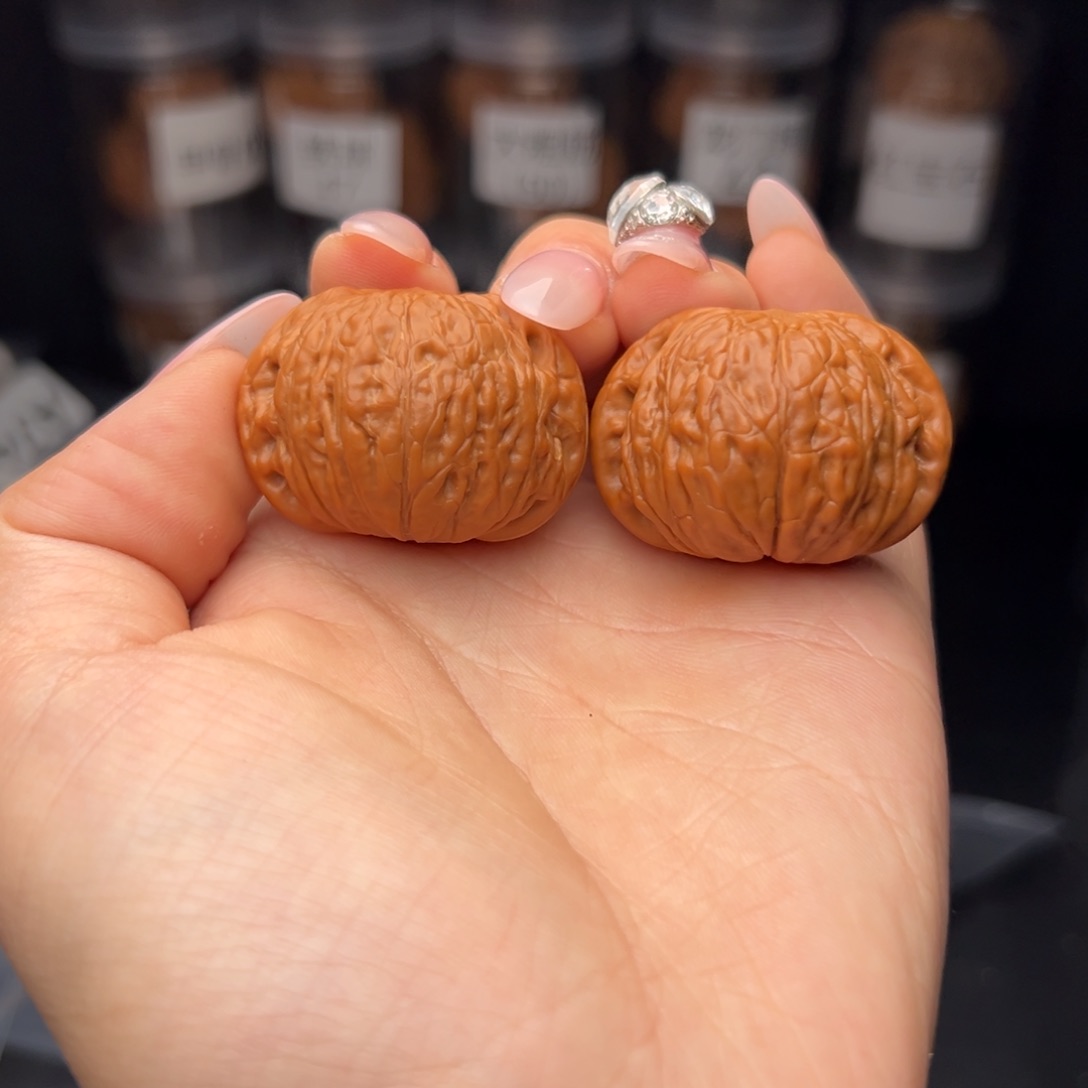 文玩核桃吊坠X**?铁锤