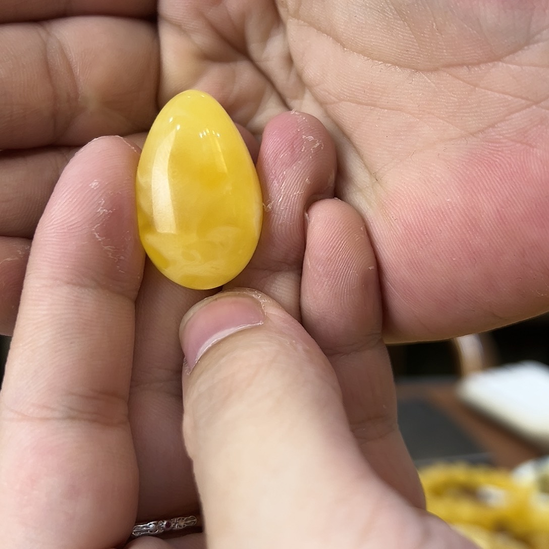 琥珀珠宝奇石未镶嵌