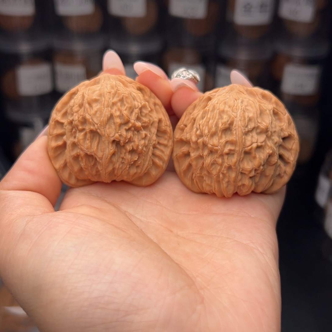 文玩核桃吊坠喝****子绣球