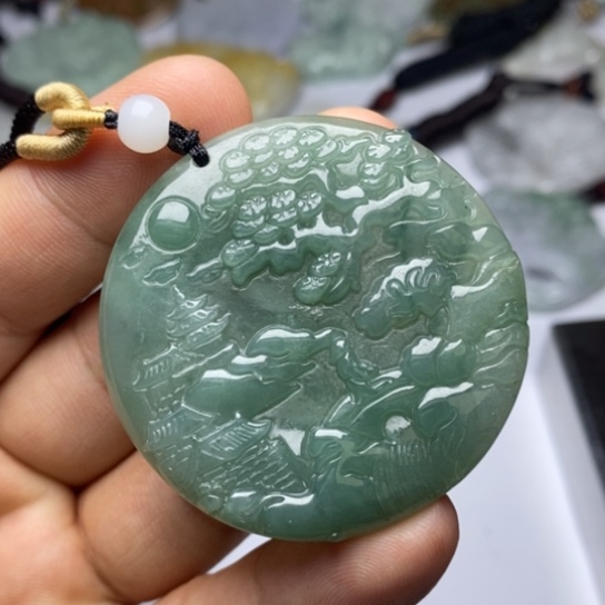 翡翠未镶嵌颈饰翡翠