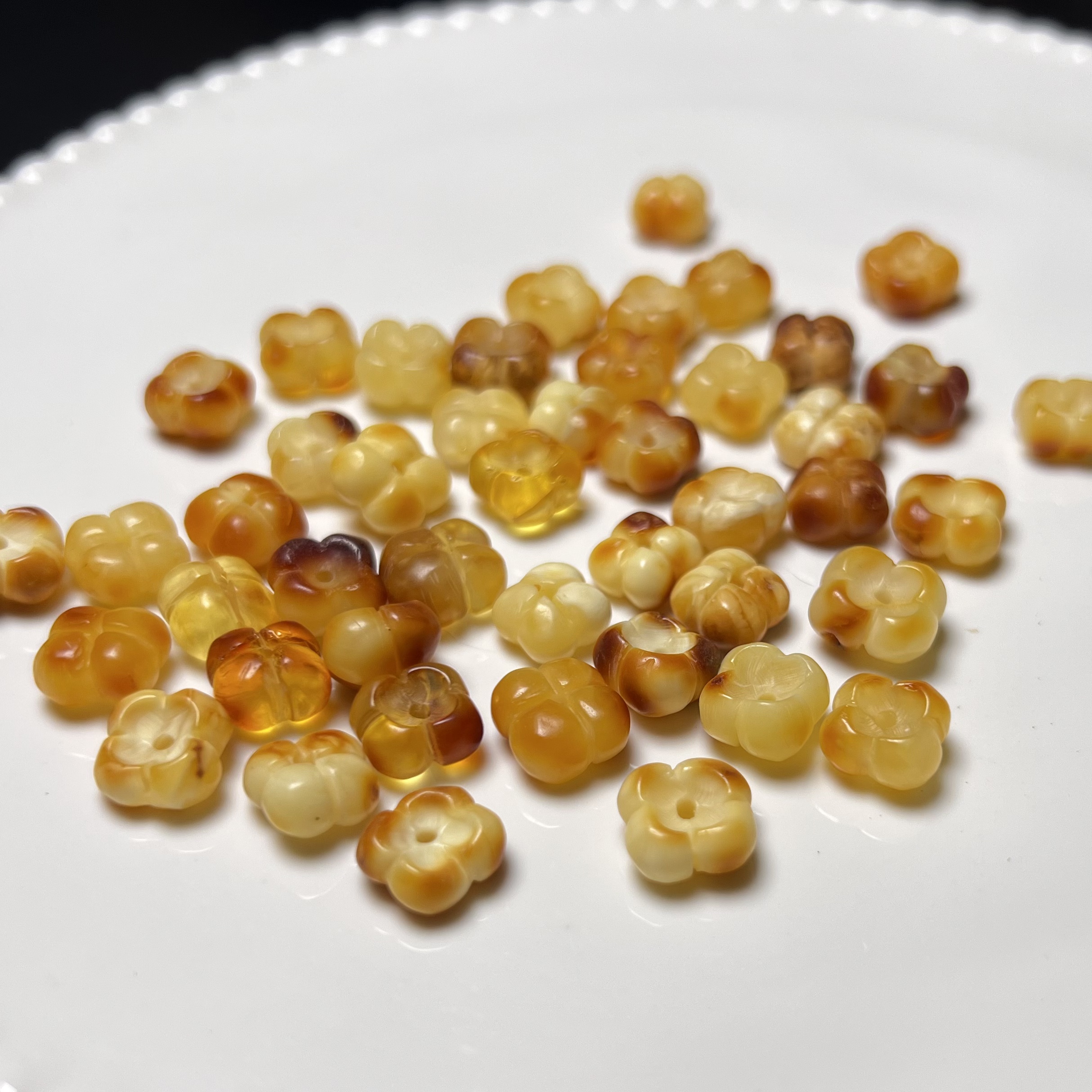 天然原矿蜜蜡桂花diy配件小滴流花苞隔珠琥珀花托小吊坠编绳配饰