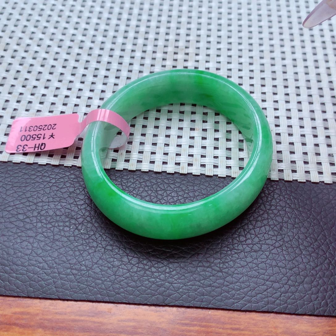 翡翠未镶嵌手镯V****n翡翠