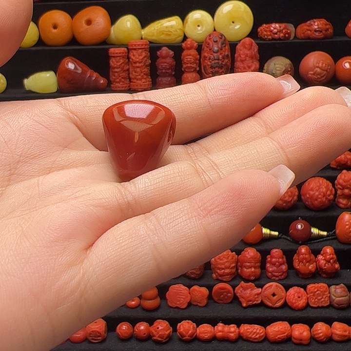 姓***战南红玛瑙未镶嵌卡16.8