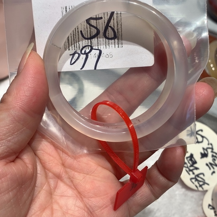 玛瑙/玉髓手镯未镶嵌56