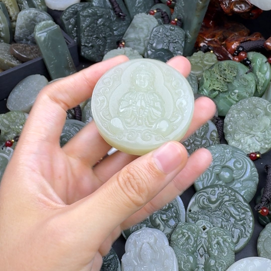 和田玉未镶嵌颈饰