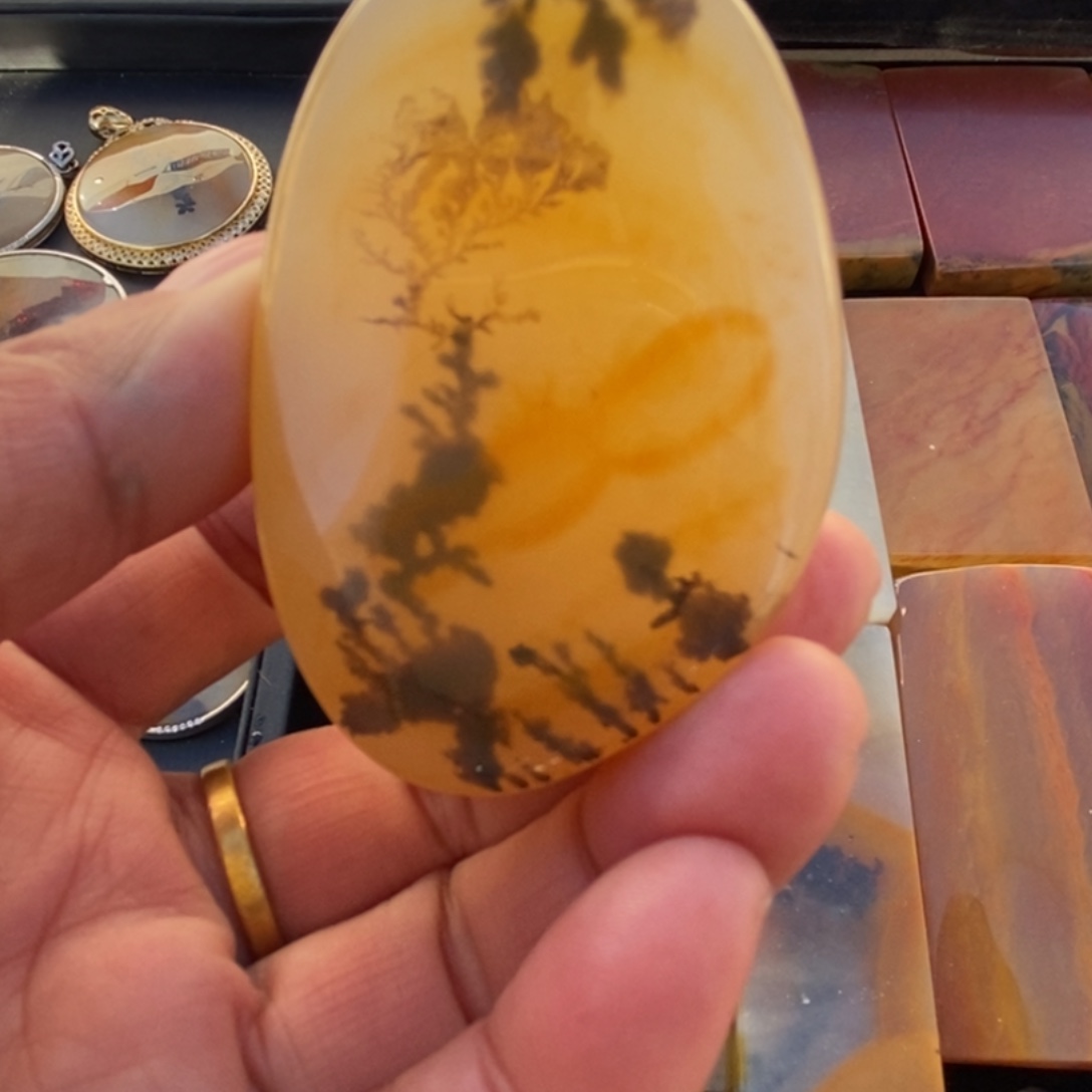 石英质玉（黄龙玉）合金颈饰