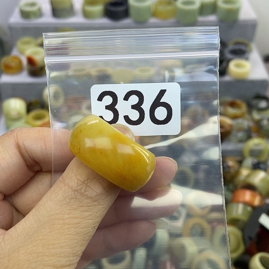 潇***哥蛇纹石玉未镶嵌戒指